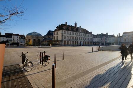 Le Petit France - Hyper Centre De Fontainebleau - Proche Insead Apartment Bagian luar foto